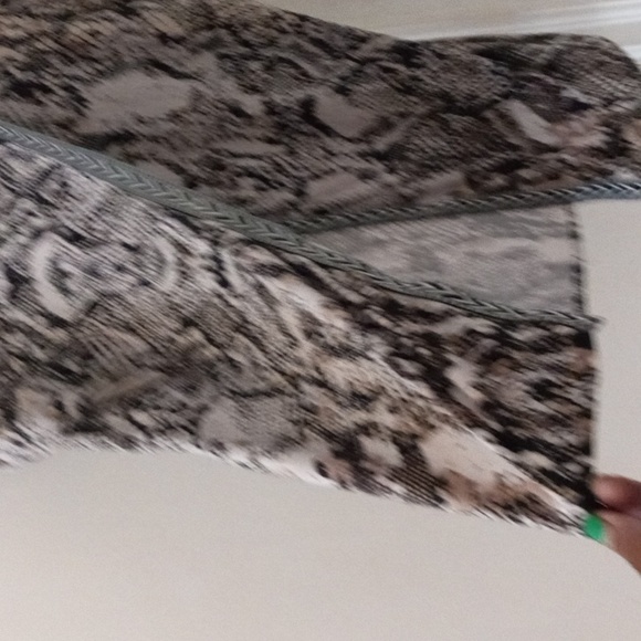 Top - Picture 2 of 4